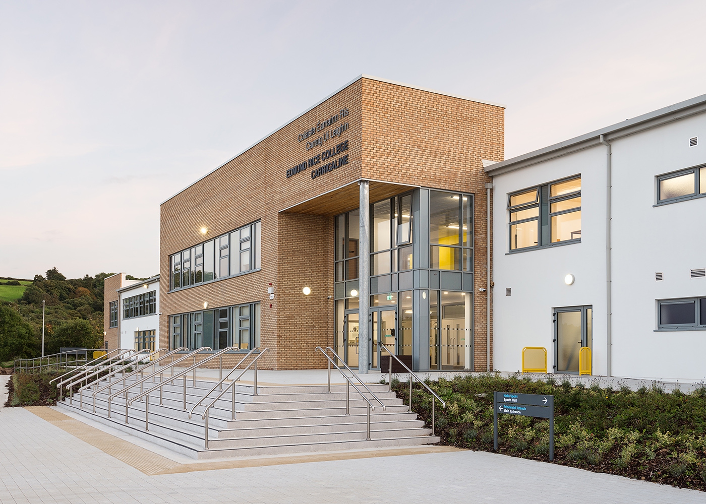 school-construction-company-uk1.jpg